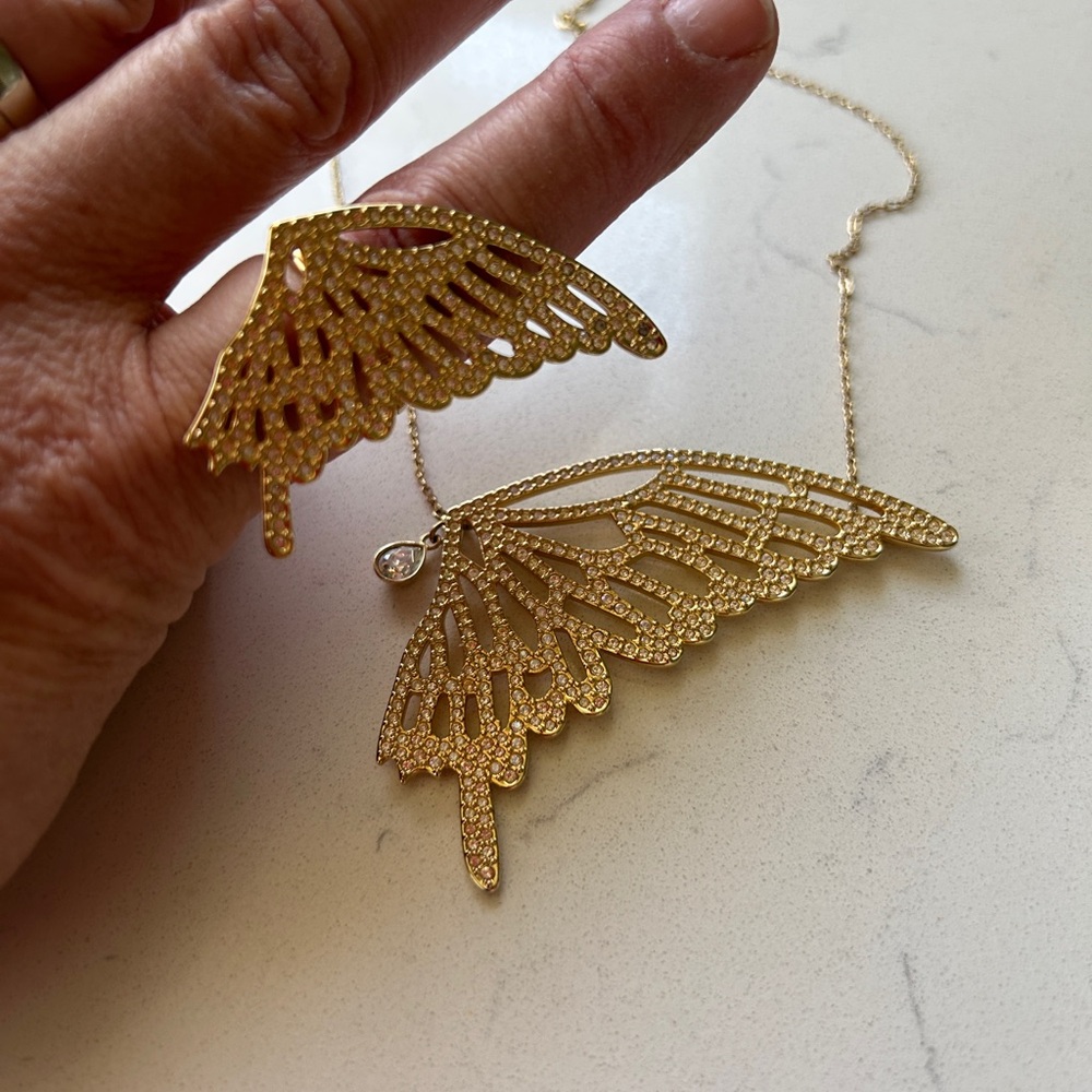 Excellent condition gorgeous Swarovski crystal half butterfly necklace and ring - Picture 2 of 15